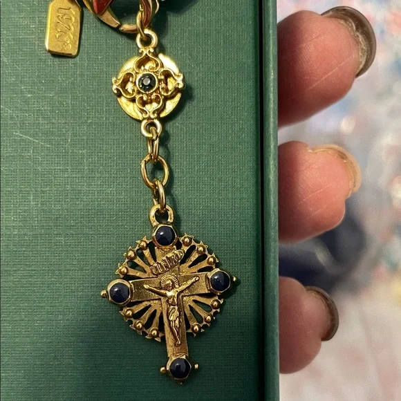 1928 Gold and Black Beaded Bracelet - Picture 4 of 8